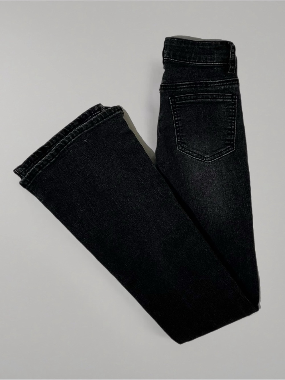 🪶 SHEIN Black Wash Split Hem Flare Jeans w/ Knee Rips | Women’s Sz Petite XXS